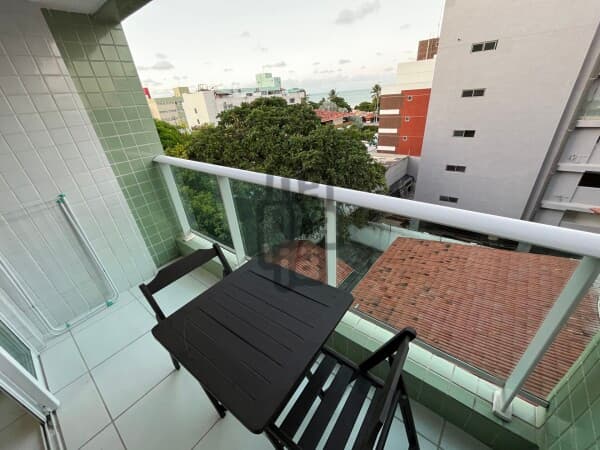 Apartamento projetado e mobiliado com 02 quartos