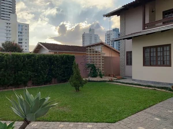 Casa a venda no bairro São Judas Itajaí
