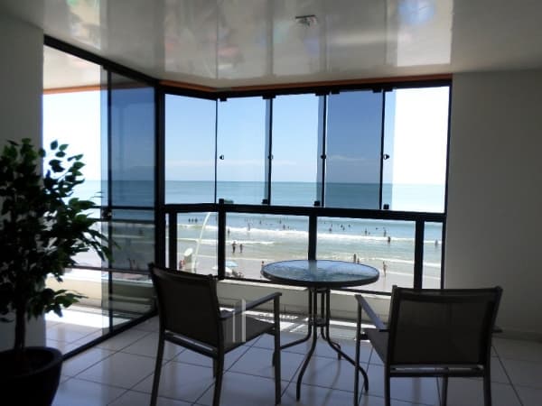 Apartamento Padrão para Aluguel em Meia Praia Itapema-SC