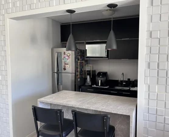 Mobiliado e decorado com 02 dormitórios no Vila Nova