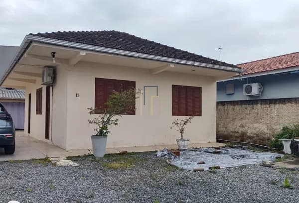 Casa no Balneário Perequê, excelente investimento para futura permuta!