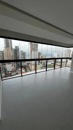 03 suítes, 02 vagas de garagem ampla sacada!