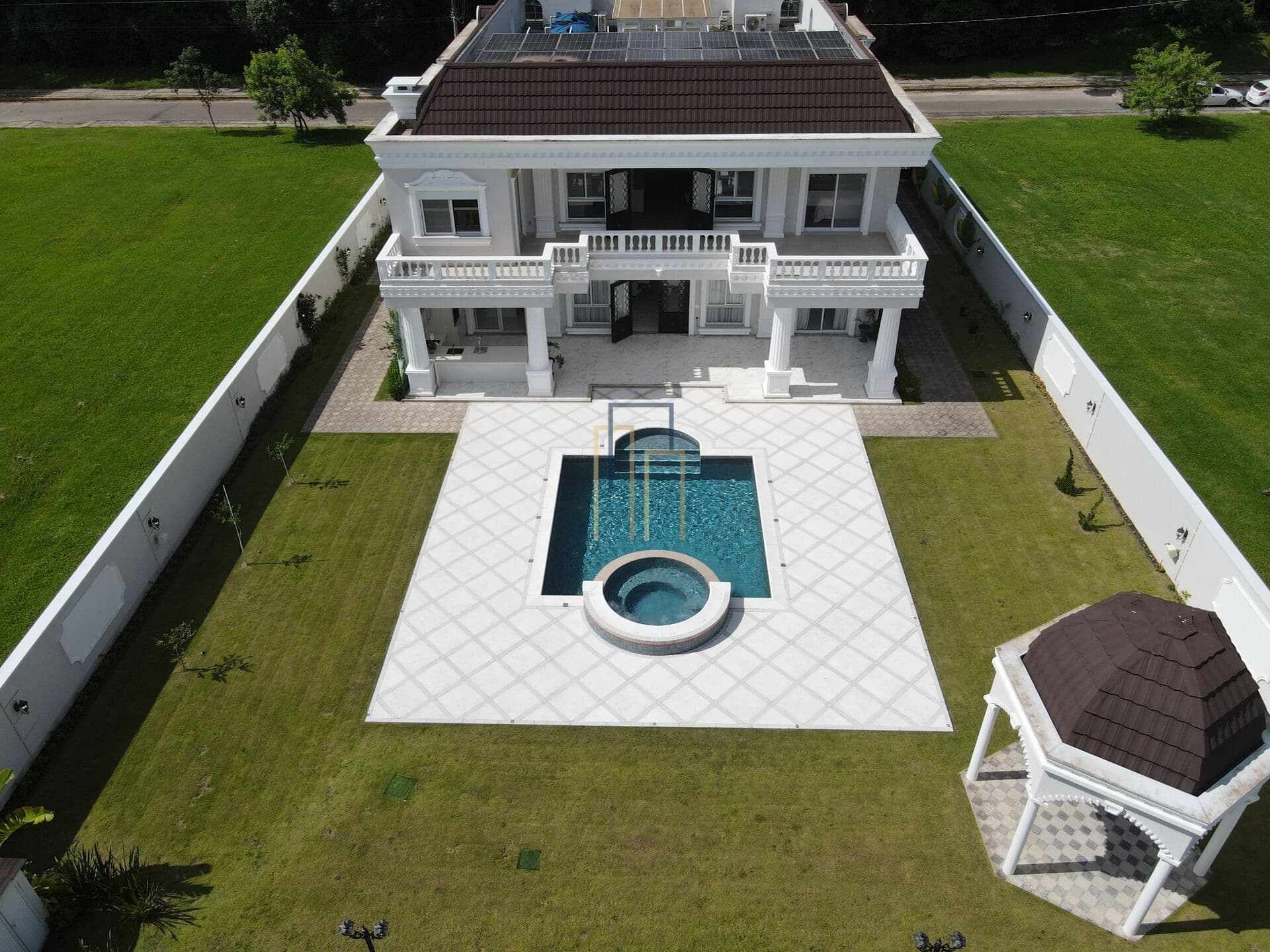 Maravilhosa Mansão em condomínio fechado!