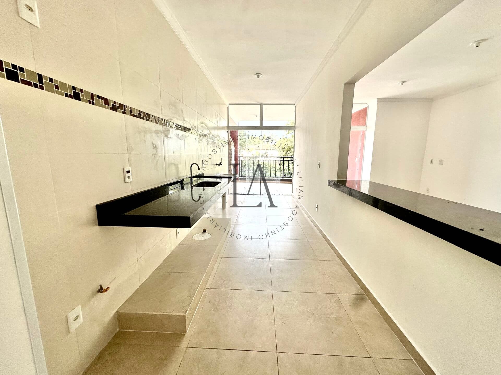 Apartamento com 3 domitórios em Guaratinguetá/S|P