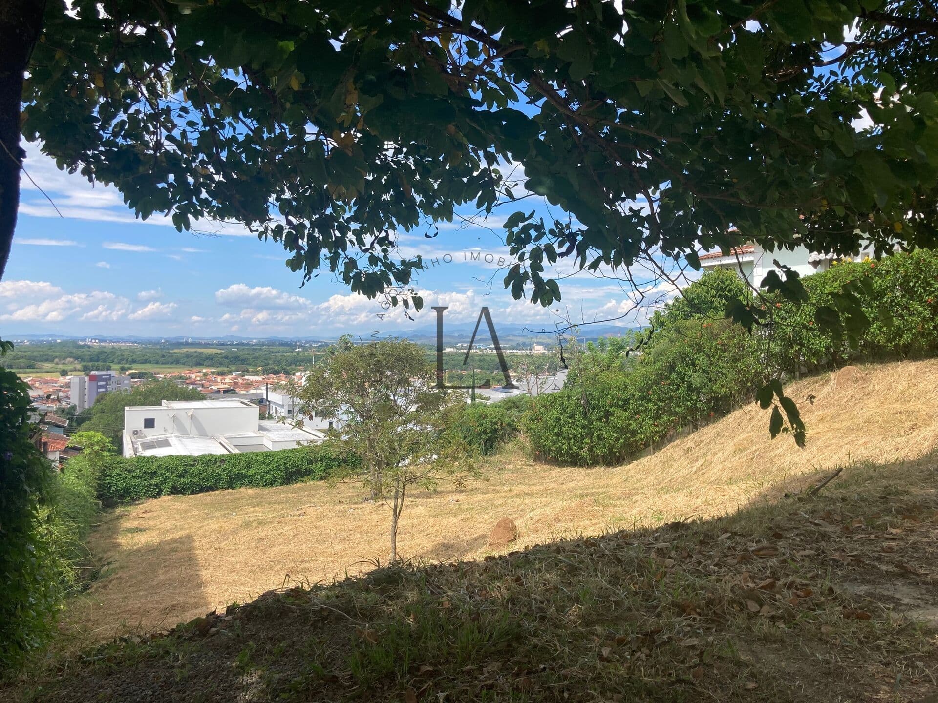 Terreno em Condomínio no Jardim Panorama II