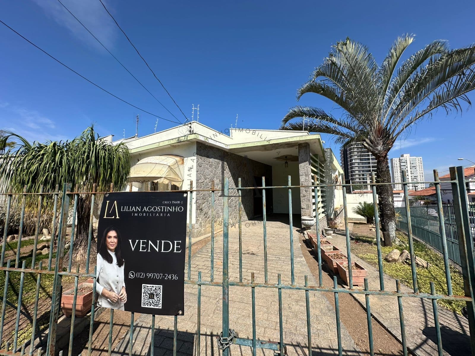 Casa em Guaratinguetá - Vila Paraíba