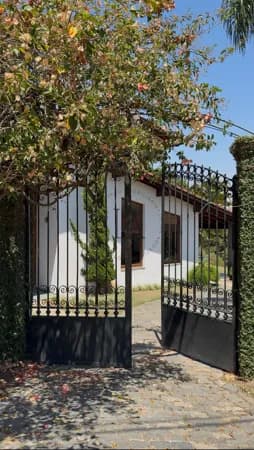 Casa em Condomínio com 4 quartos