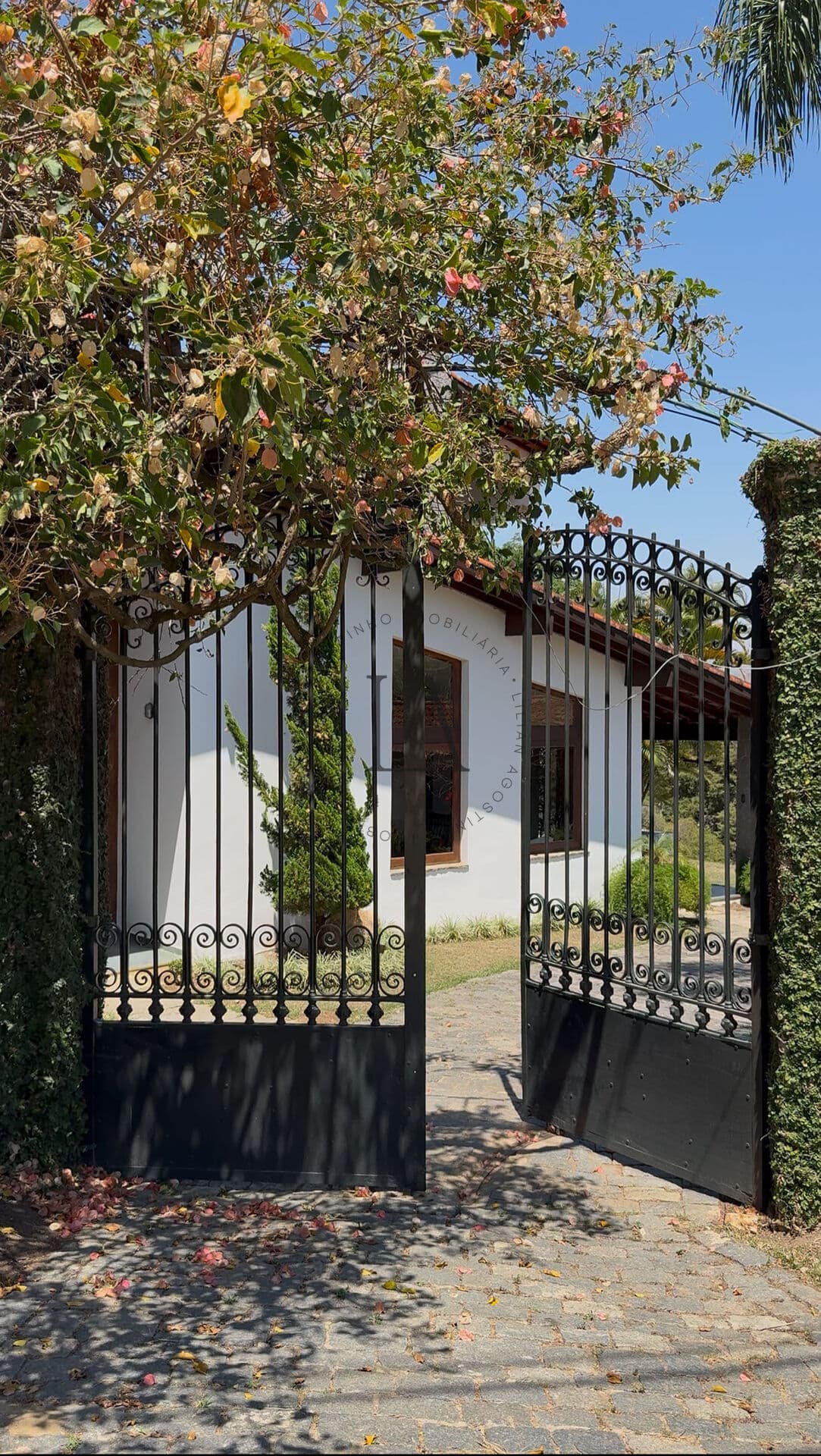 Casa em Condomínio com 4 quartos