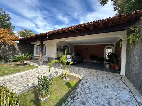 Casa em Guaratinguetá - Vila Paraíba