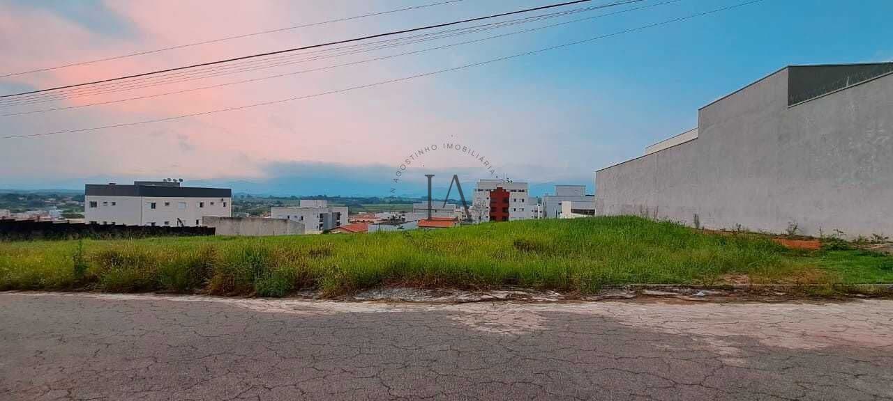 Terreno com vista no Village Santana