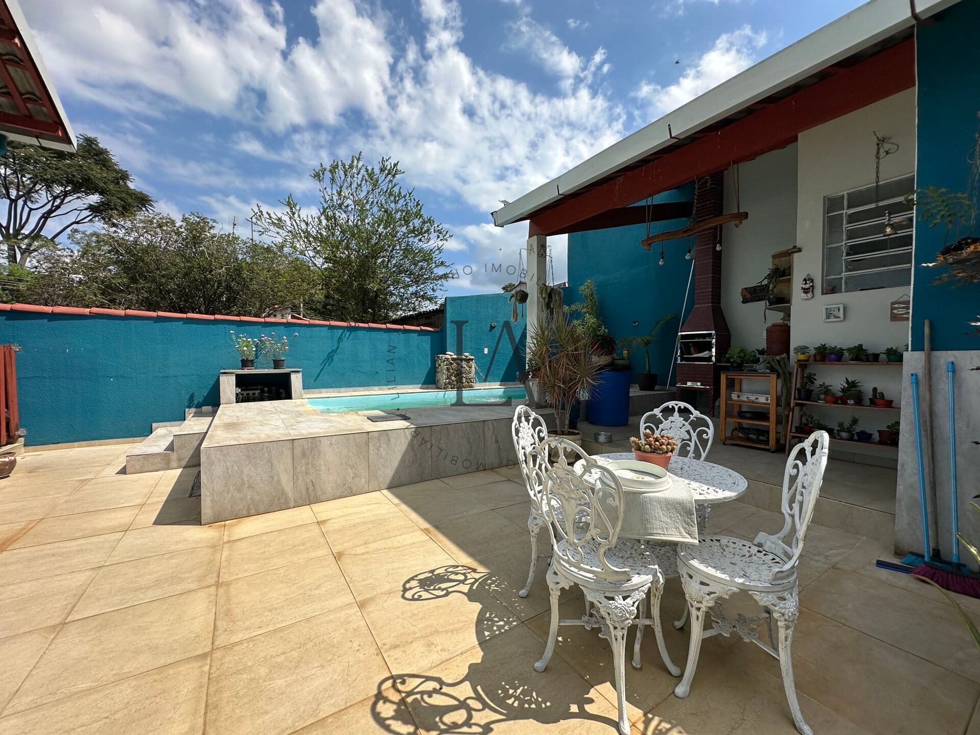 Casa térrea à venda com 3 dormitórios