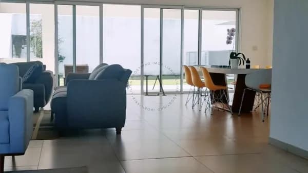 Casa moderna no Internacional Park em Guaratinguetá