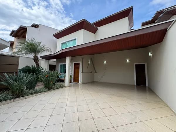 Casa em Guaratinguetá - Portal das Colinas