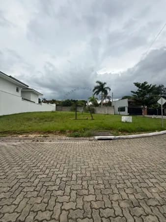 Terreno em Condomínio Fechado 644 m2