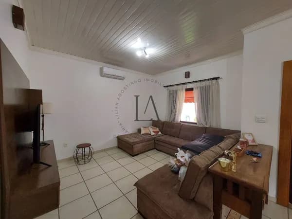 Casa a Venda em Aparecida com 3 dormitórios