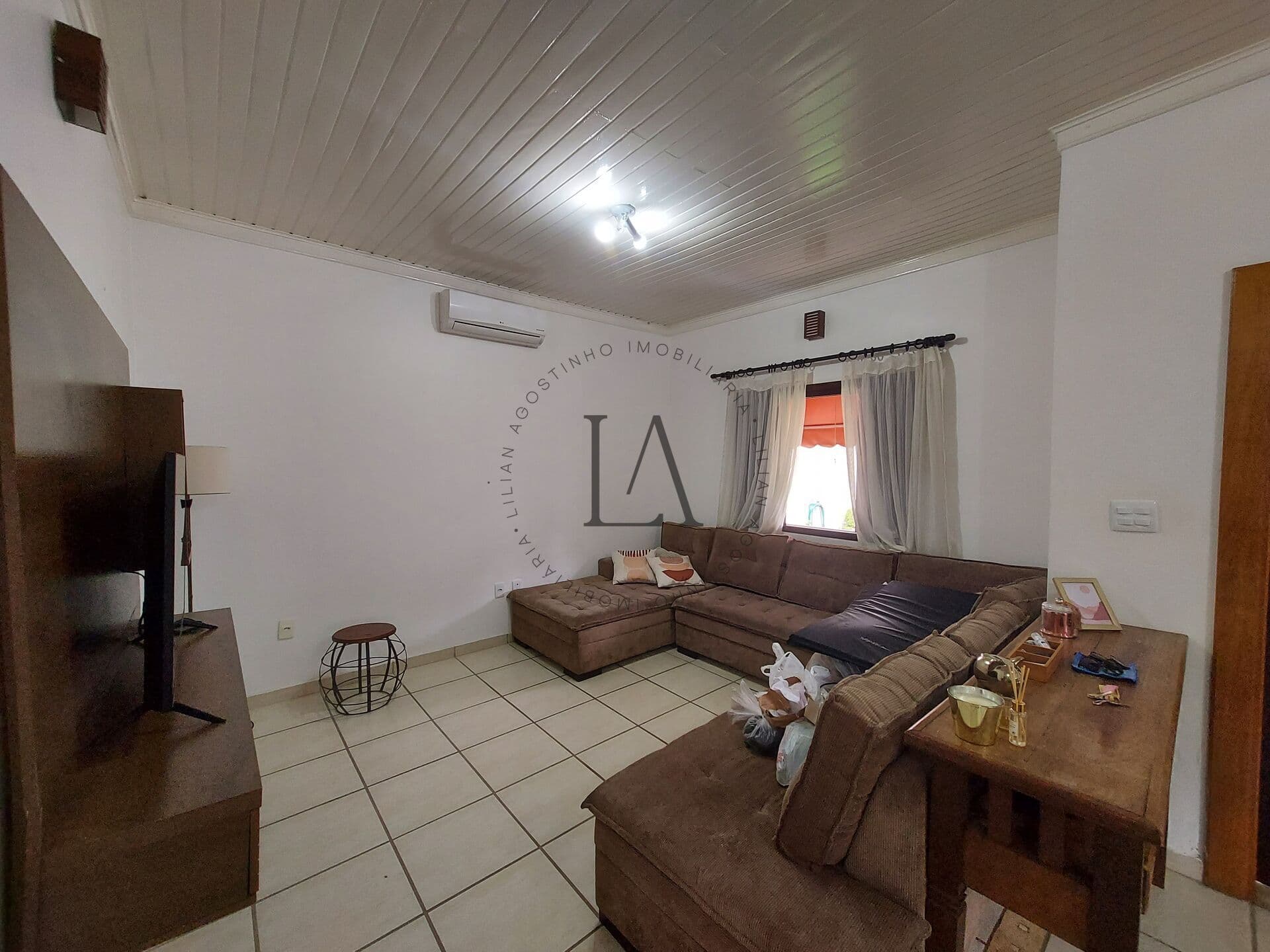 Casa a Venda em Aparecida com 3 dormitórios