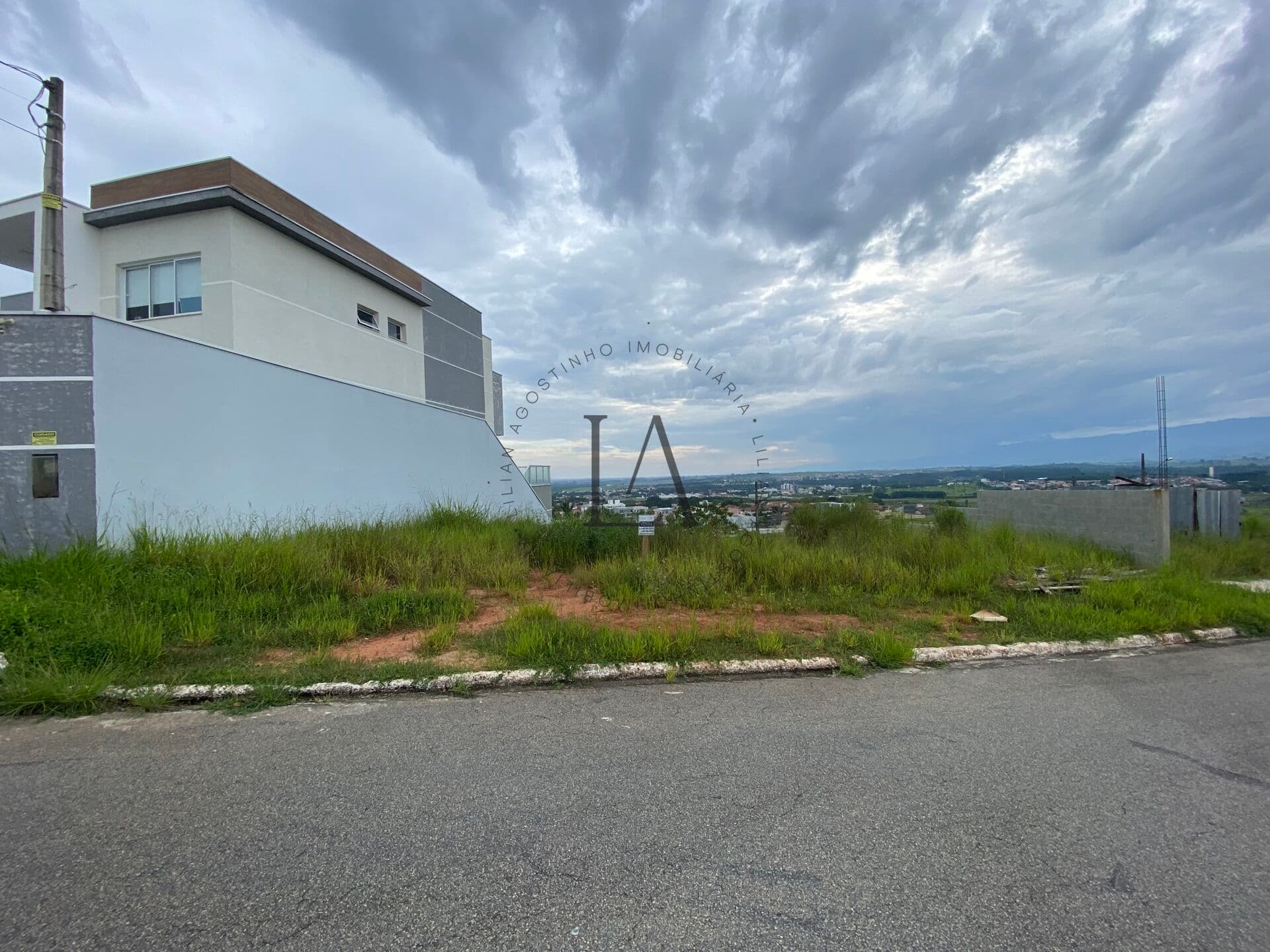 Terreno Lote em Village Mantiqueira, Guaratinguetá/SP