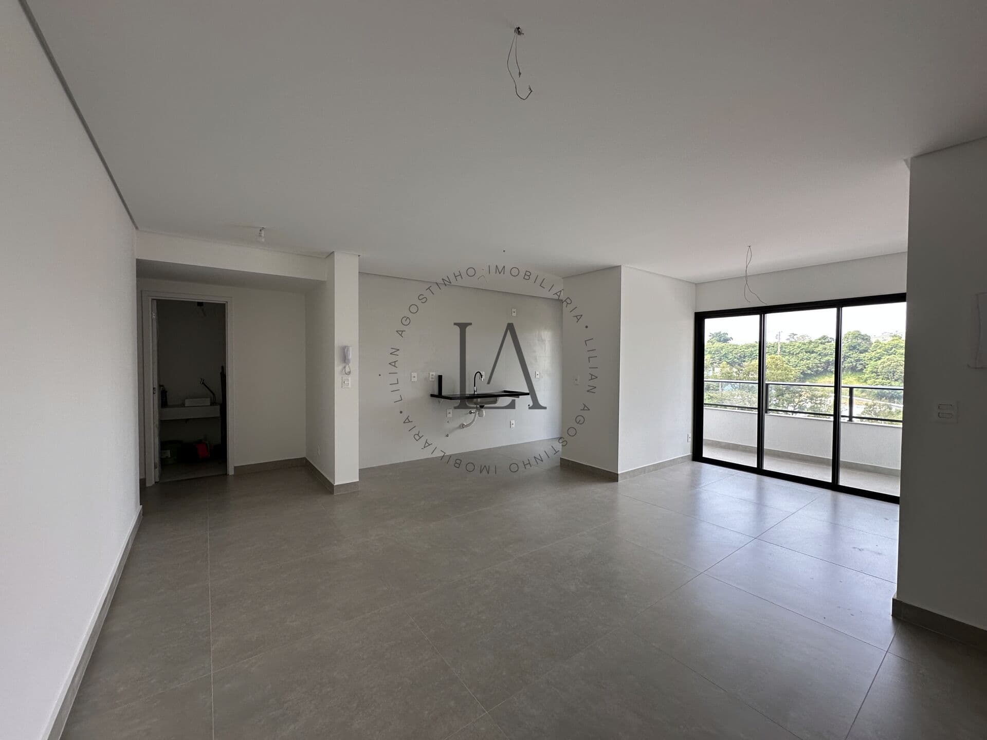 Apartamento à venda com 3 suítes em Guaratinguetá/SP