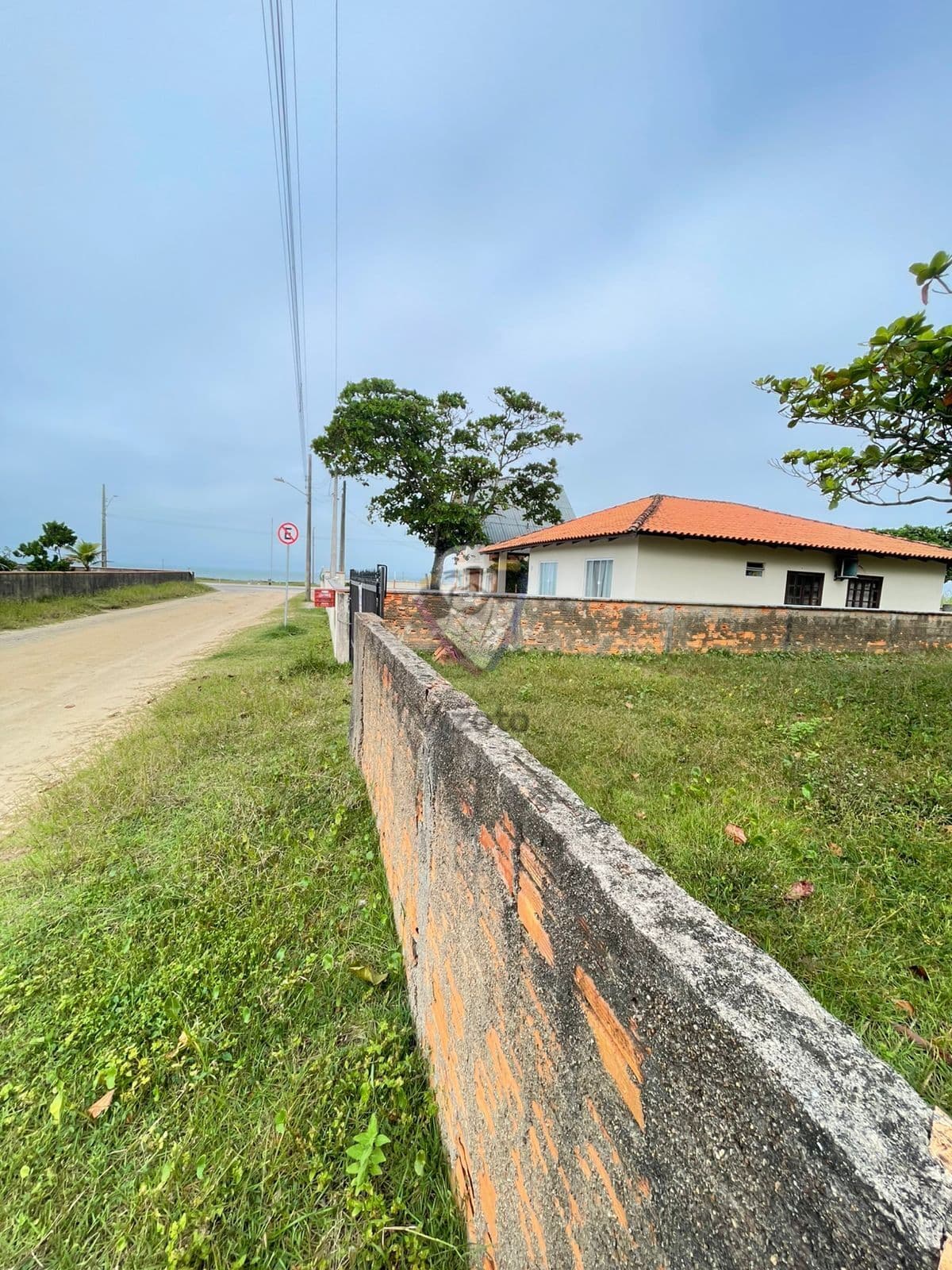 Lote a apenas 50m do mar