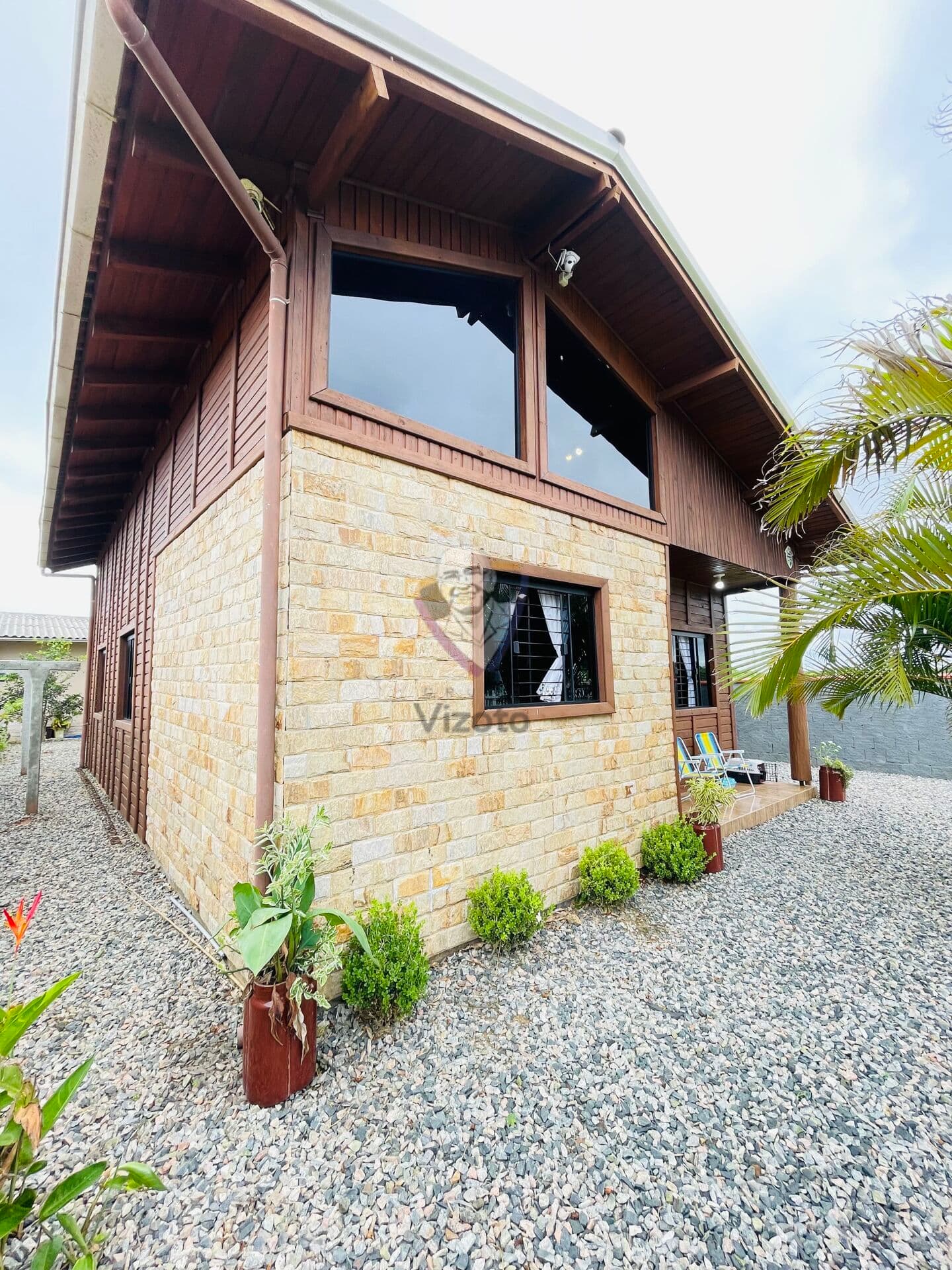 Casa de Madeira de lei - 200 metros do mar