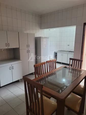 Casa de 02 dormitórios