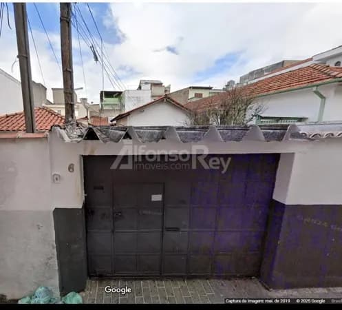 Terreno com duas moradias