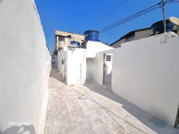 Casa com 01 Dormitório