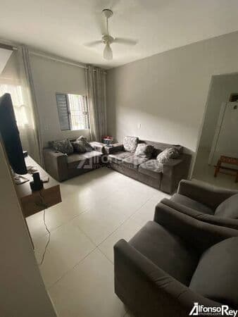 Sobrado com 02 casas
