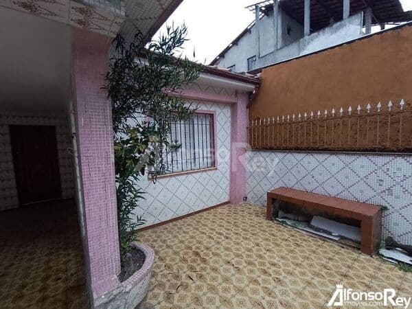 Casa de 02 dormitórios