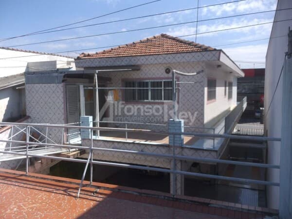 Casa e salão comercial