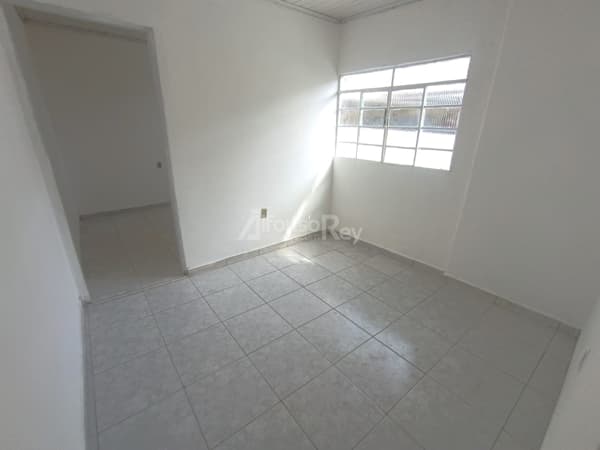 Casa De 01 dormitório