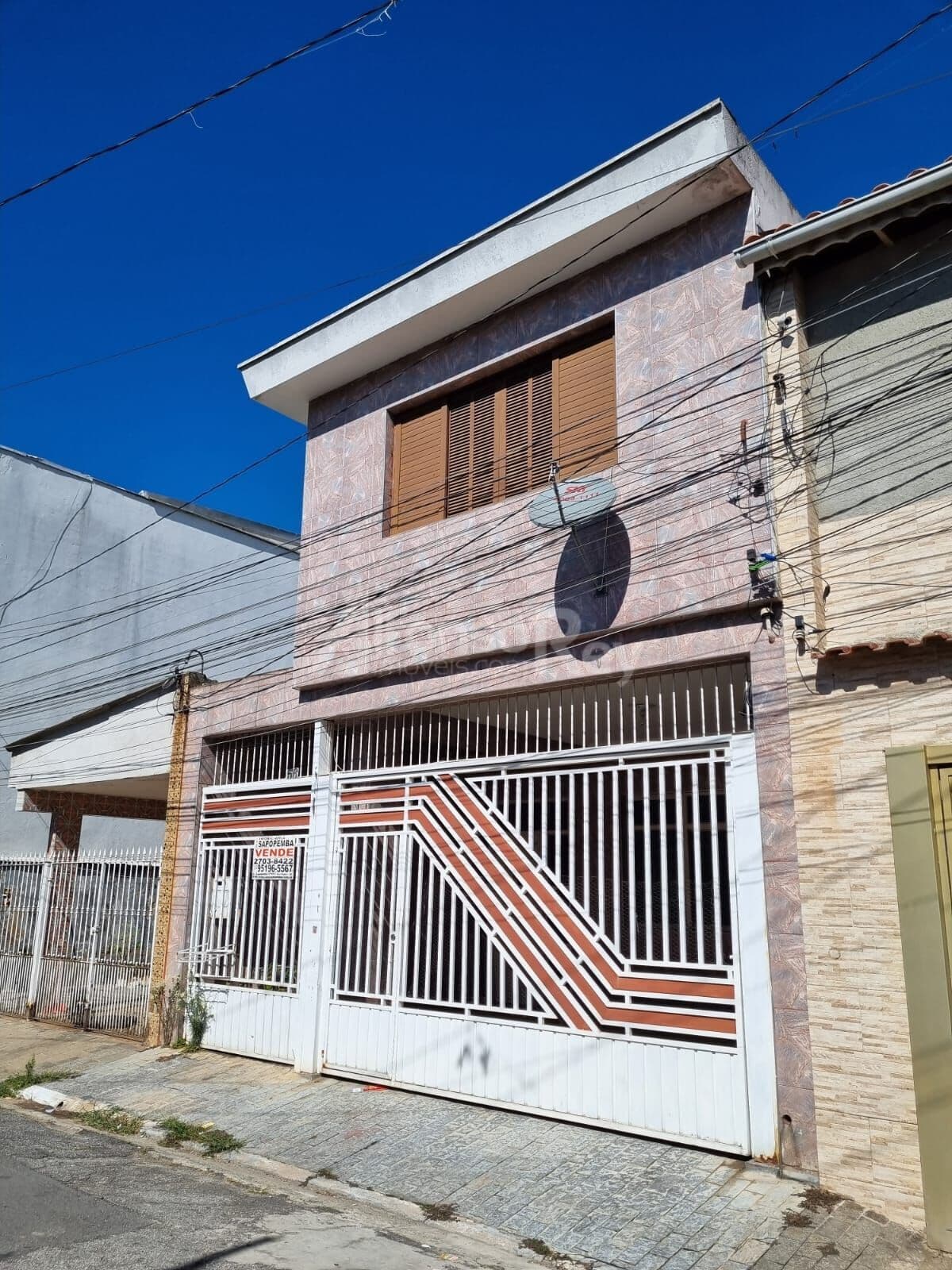 Sobrado de 03 dormitórios