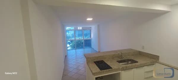 Excelente imóvel REFORMADO no Centro-RJ. Av treze de maio nuº 47, com 31m²