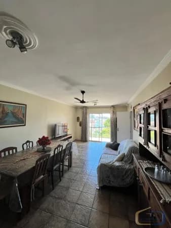 Excelente apartamento de 2 quartos, a apenas 2 quadras da Praia do Forte.