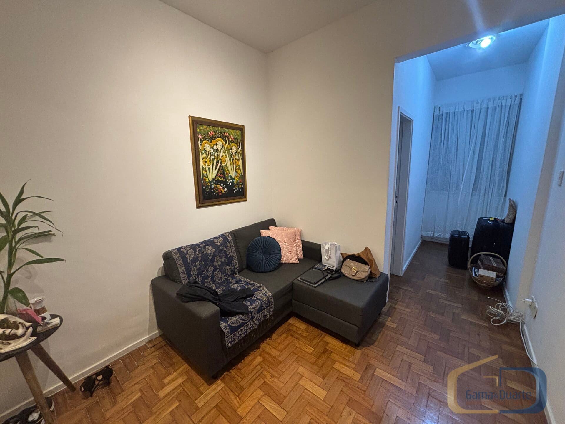 Excelente apartamento de 1 quarto, com 38 m², próximo à praia, ao Shopping Leblon e ao metrô Jardim de Alah.