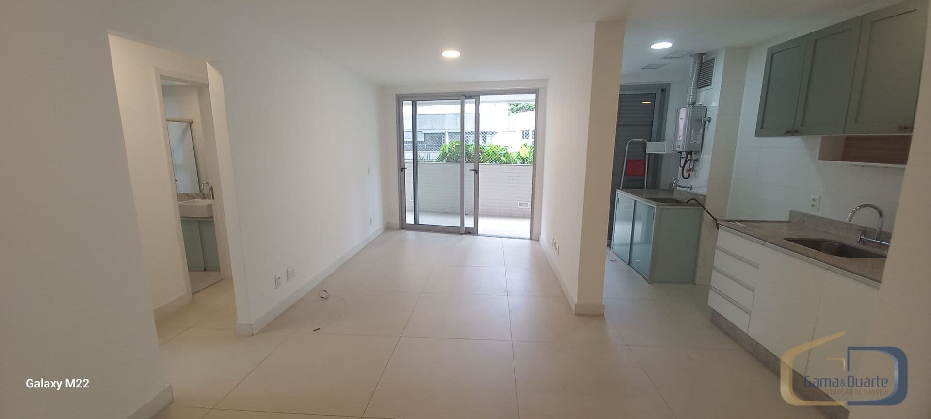 Excelente Apartamento de 3 quartos, alto padrão na Avenida Lauro Sodré, em Frente ao Shopping Rio Sul.