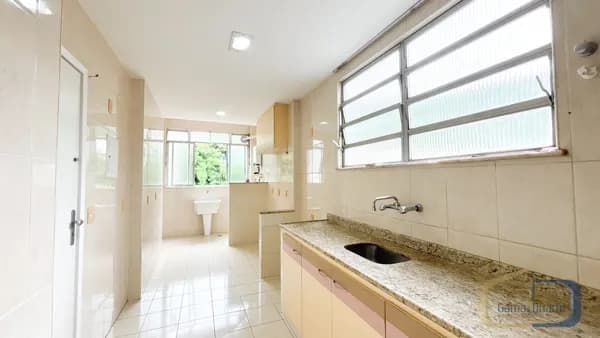 Excelente cobertura na Rua Canavieiras, 2 quartos, no Grajaú, com vista maravilhosa.