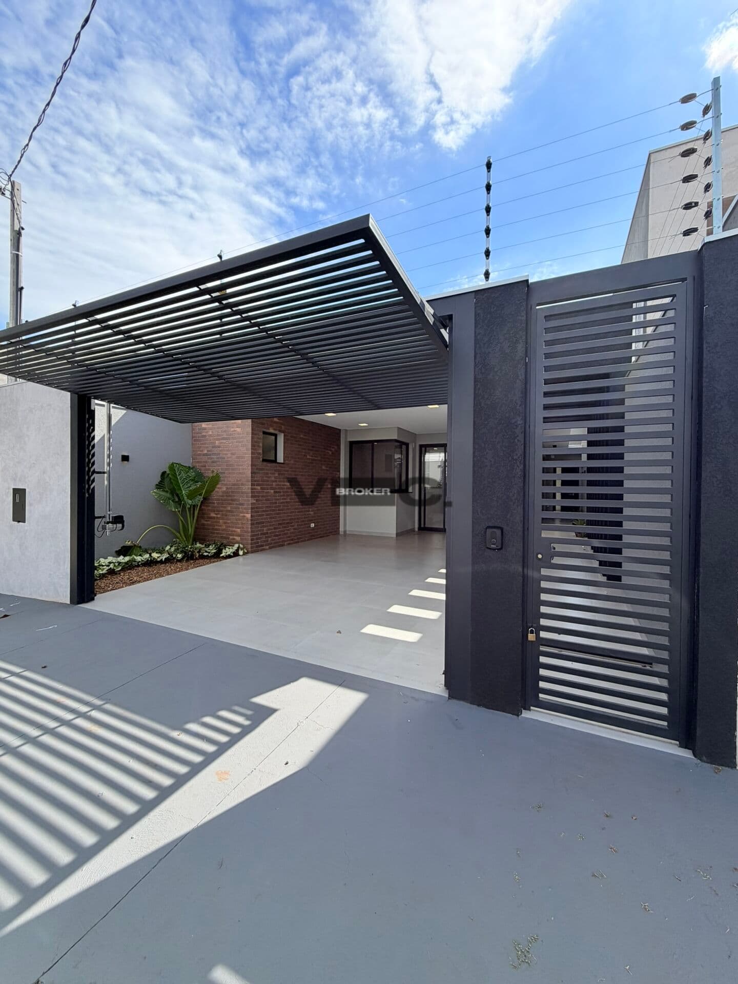 Casa nova na melhor parte do Jd. Oriental