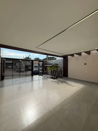 Linda casa nova no Jardim Alvorada