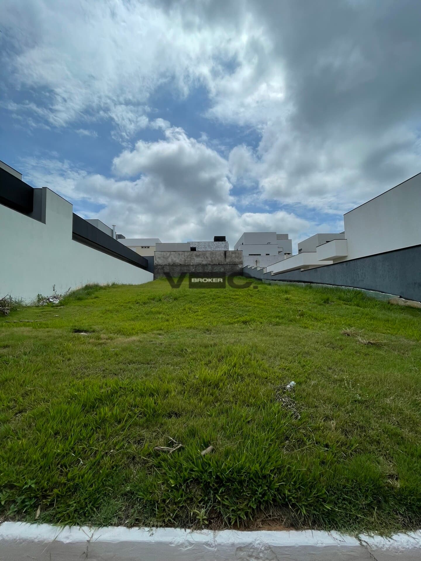 Terreno dentro de condomínio fechado em Maringá/PR