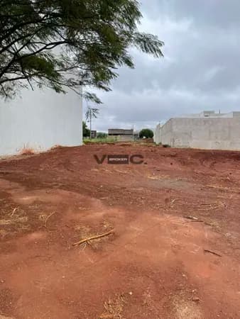 Terreno comercial no Jardim Espanha