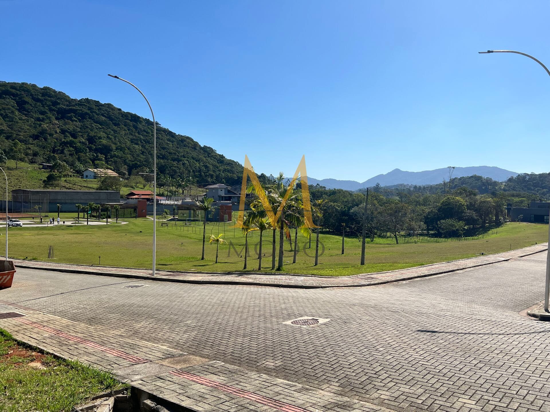 Terreno no condomínio Gralha Azul em Camboriú