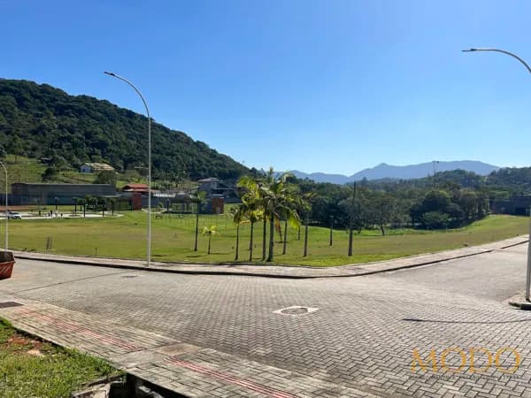 Terreno no condomínio Gralha Azul em Camboriú