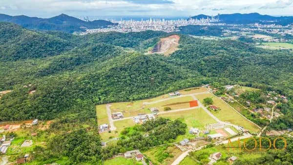 Terreno no Condomínio Gralha Azul, Camboriú/SC