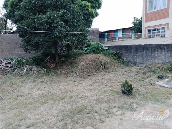 Aproveite esta oportunidade única de adquirir um terreno de 215