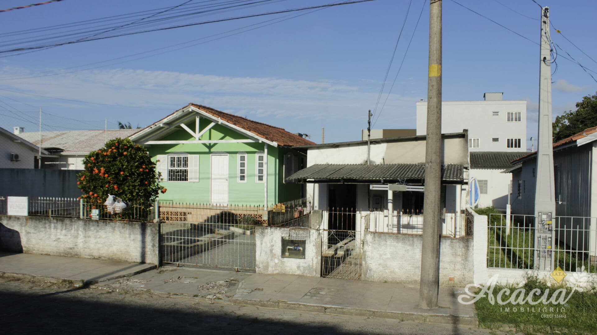 Lote com 2 Residências de Alvenaria