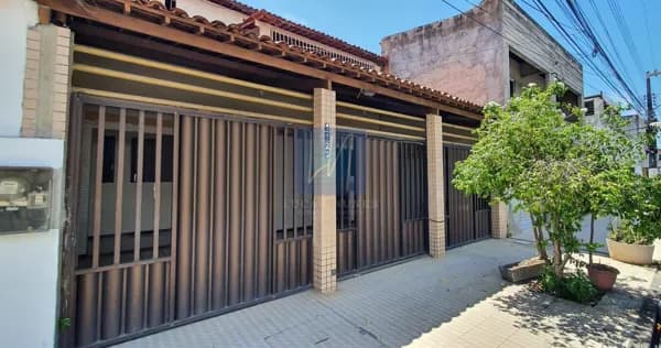 Casa Duplex no Siqueira Campos