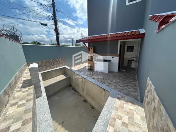 Linda casa em ótima localização
