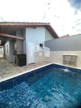 Linda casa com ótima qualidade
