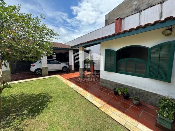 Linda casa lote inteiro com jardim